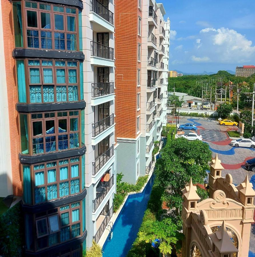 Espana Resort Pattaya Jomtien Esterno foto