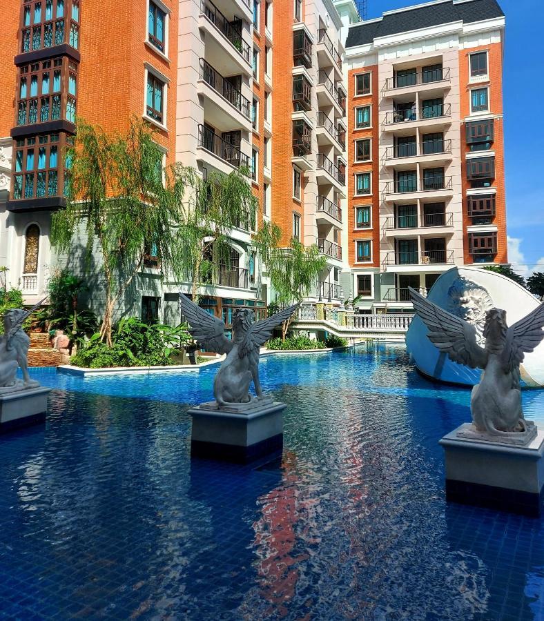 Espana Resort Pattaya Jomtien Esterno foto